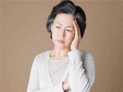 罗女士，65岁，陕西人。 虽然罗女士已经年过花甲，但是皮肤依然很白皙，这样的皮肤是所有的女士梦寐以求的，古话说天生丽质难自弃，女士们也只有羡慕嫉妒恨的份。天不可怜只能