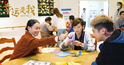 香港影后惠英红患上抑郁症借一本书康复